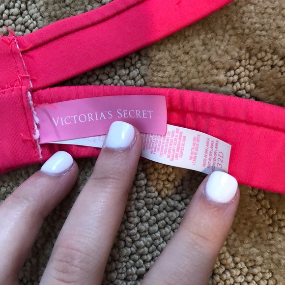 Red victoria’s Secret bikini top - Picture 6 of 6